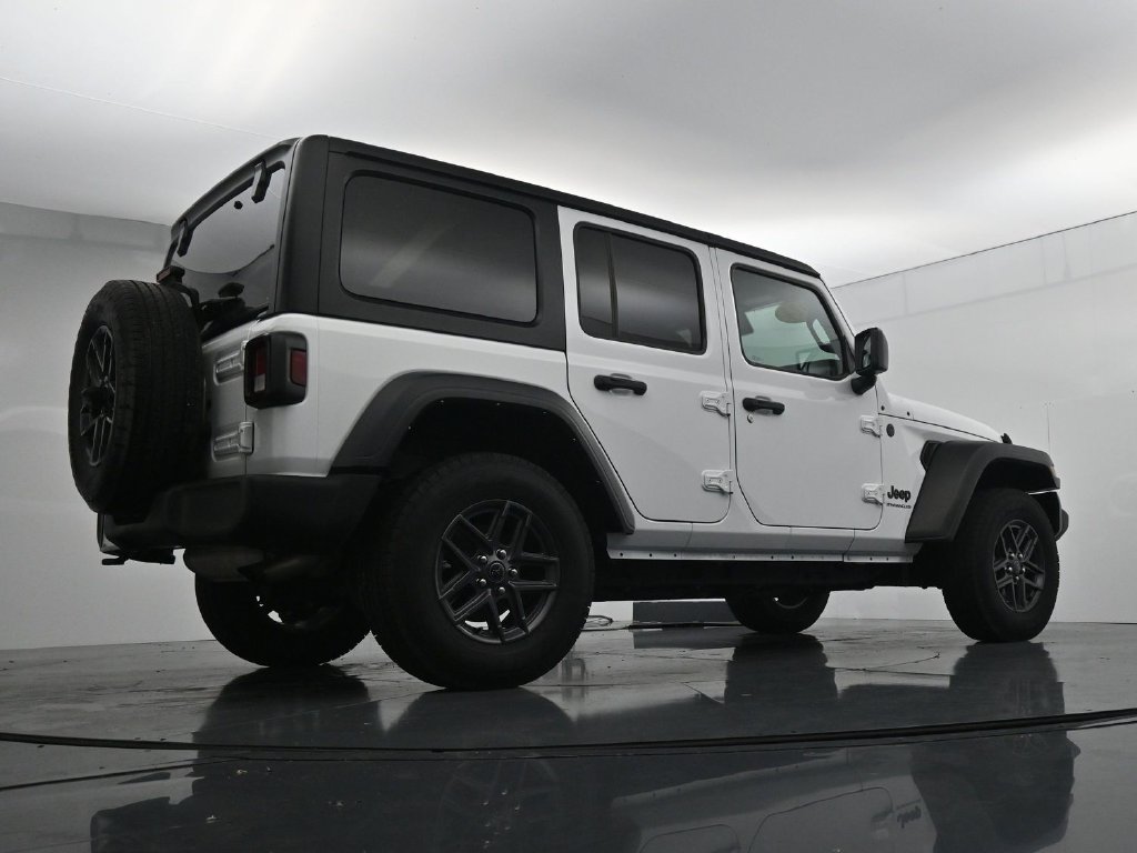 Used 2024 Jeep Wrangler Unlimited Sport AWD/4WD image 38