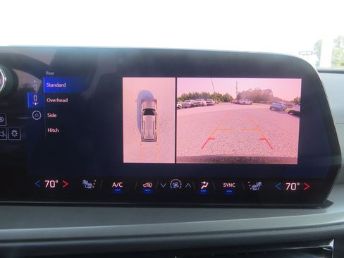 Used 2026 Chevrolet Traverse LT w/ Driver Confidence Package FWD image 21