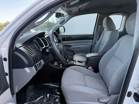 Used 2015 Toyota Tacoma 2WD Access Cab image 12