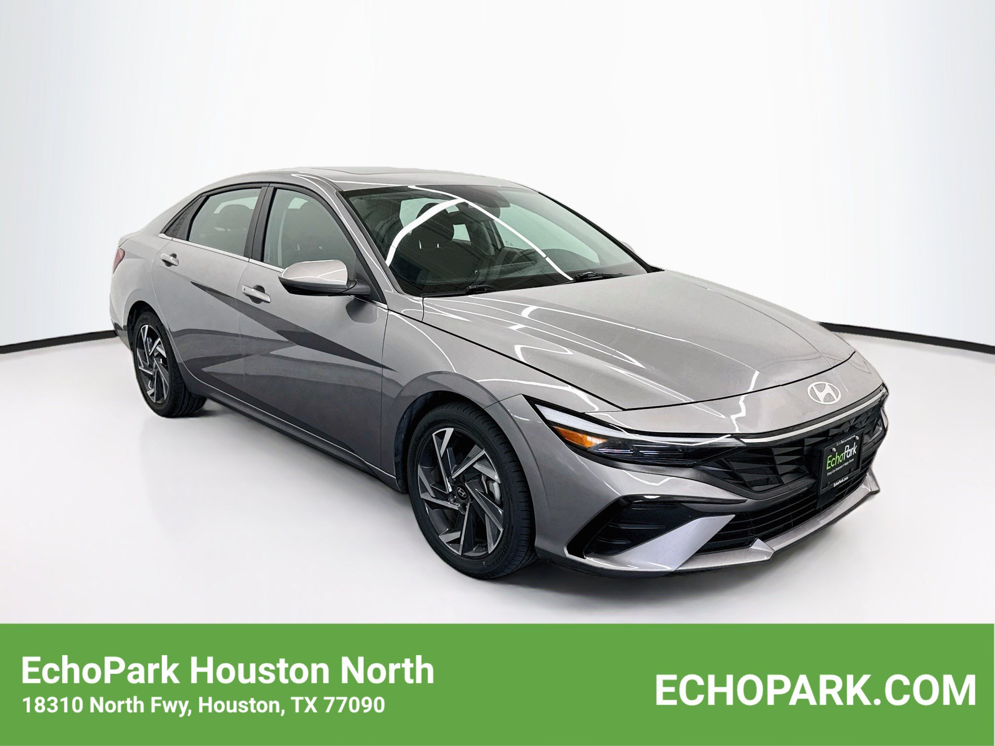 Used 2025 Hyundai Elantra SEL FWD image 1