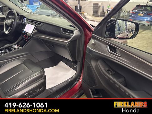 Used 2023 Jeep Grand Cherokee Limited image 42