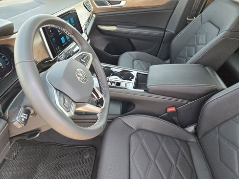 New 2026 Volkswagen Atlas SE image 11