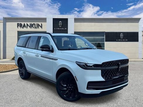 New 2027 Lincoln Navigator Reserve w/ Jet Appearance Package AWD/4WD image 1