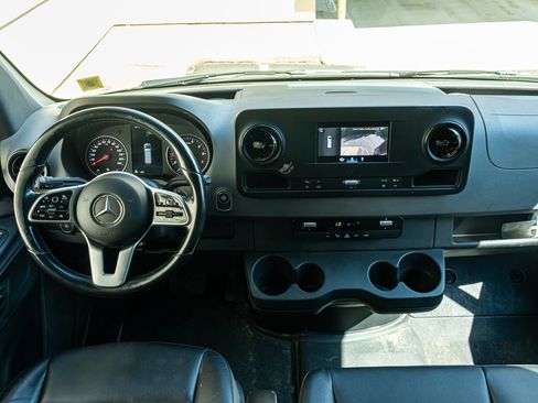 Used 2021 Mercedes-Benz Sprinter 2500 image 17
