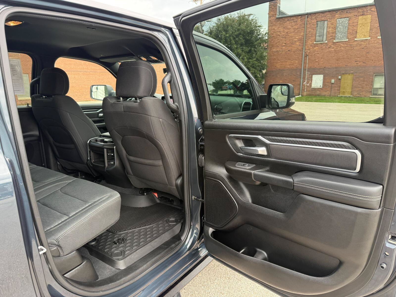 Used 2025 RAM 1500 Big Horn AWD/4WD image 16