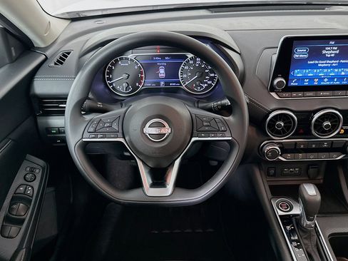 Used 2025 Nissan Sentra SV image 17