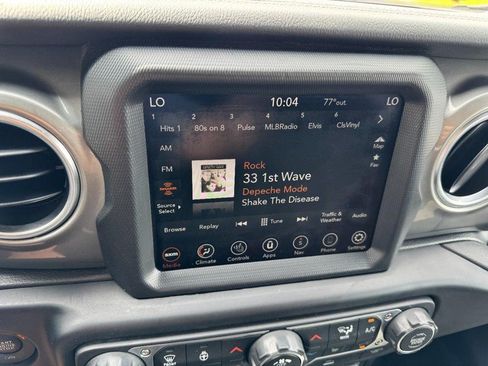 Used 2022 Jeep Wrangler Unlimited Sahara w/ Cold Weather Group AWD/4WD image 17