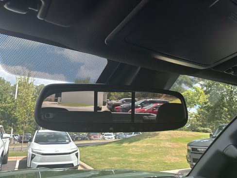 Used 2022 Toyota Tacoma TRD Sport w/ TRD Premium Sport Package AWD/4WD image 27