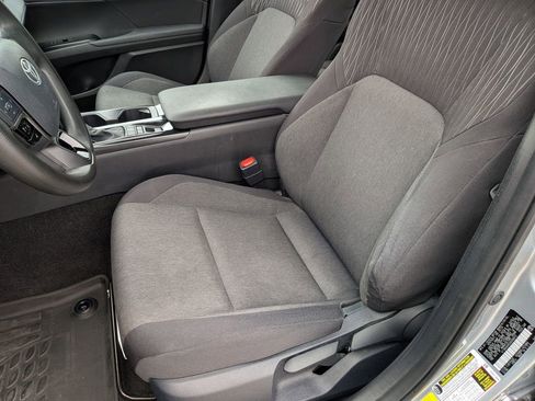 Used 2025 Toyota Camry LE image 14