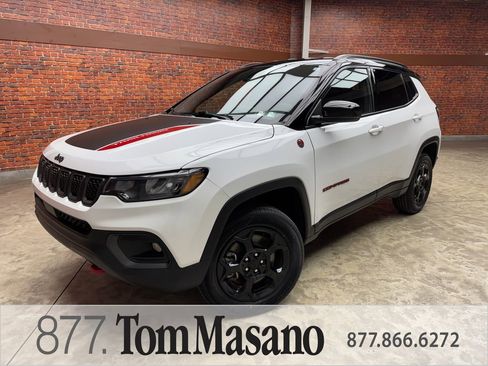 Used 2024 Jeep Compass Trailhawk AWD/4WD image 1