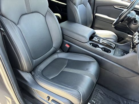 Certified 2025 Honda Pilot EX-L image 8