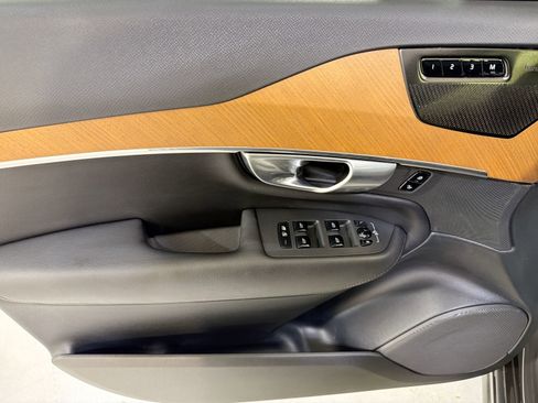 Used 2024 Volvo XC90 B5 Plus image 12