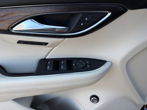 Certified 2023 Buick Envision Avenir image 4