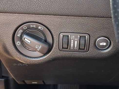 Used 2019 Dodge Charger Scat Pack w/ Navigation & Travel Group RWD image 21
