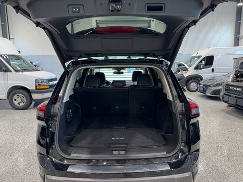 Used 2025 Nissan Rogue SL w/ Tech Package AWD/4WD image 7