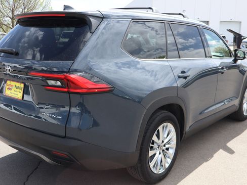 Used 2024 Toyota Grand Highlander AWD image 7