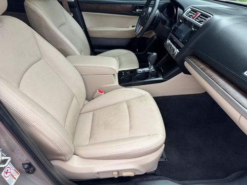 Used 2017 Subaru Outback 2.5i Limited AWD/4WD image 13