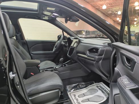 Used 2025 Subaru Forester Premium AWD/4WD image 10