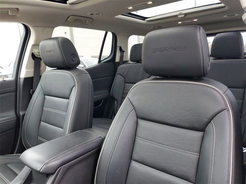 Used 2023 GMC Acadia Denali w/ Denali Ultimate Package image 13
