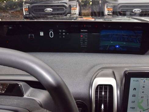 Certified 2025 Ford Expedition Active image 26