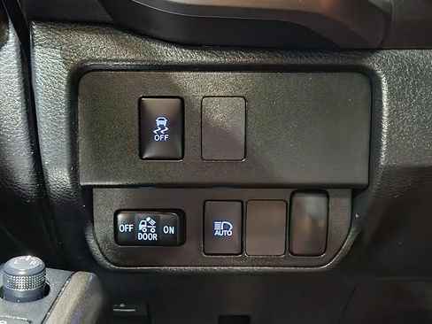Used 2022 Toyota Tacoma SR5 RWD image 36