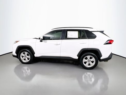 Used 2020 Toyota RAV4 XLE image 9