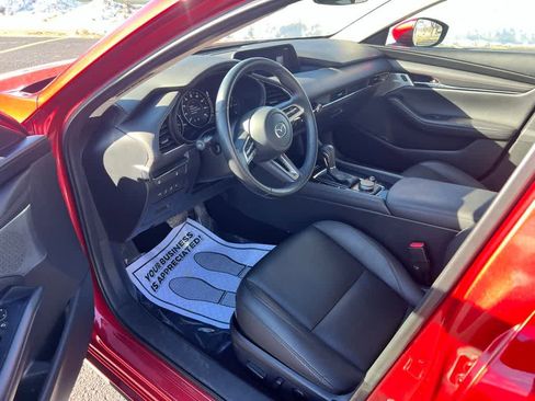 Used 2019 MAZDA MAZDA3 Sedan w/ Preferred Package image 2