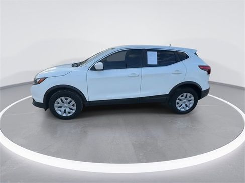 Used 2018 Nissan Rogue Sport S image 6