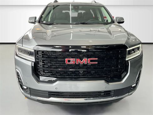 Used 2023 GMC Acadia Denali w/ Denali Technology Package image 2