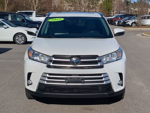 Used 2019 Toyota Highlander XLE image 9