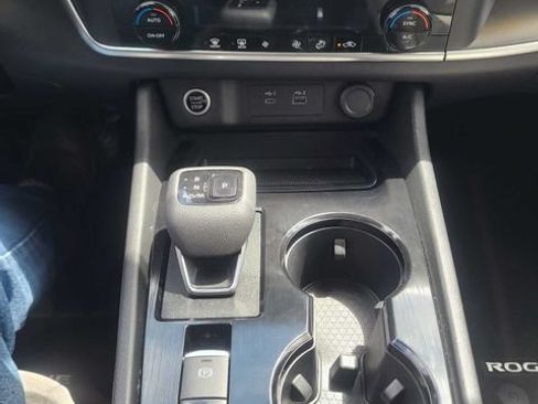 Used 2023 Nissan Rogue SV AWD/4WD image 30