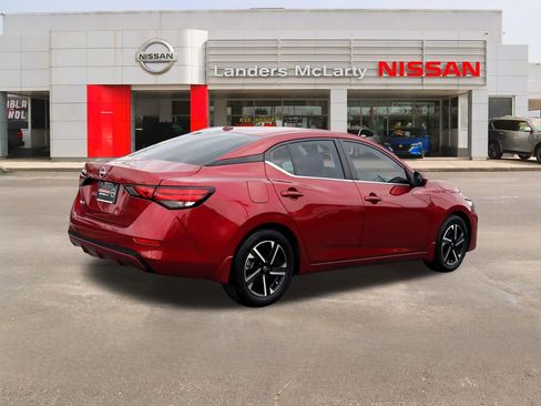 Used 2025 Nissan Sentra SV image 3