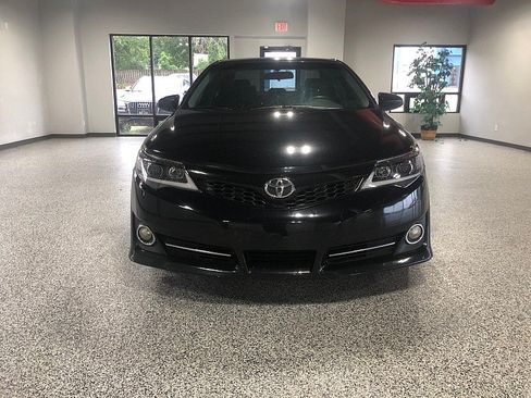 Used 2014 Toyota Camry SE FWD image 8