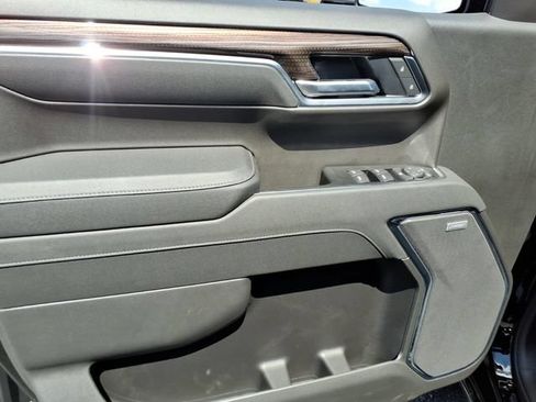 New 2026 Chevrolet Silverado 1500 RST w/ Dark Appearance Package AWD/4WD image 11