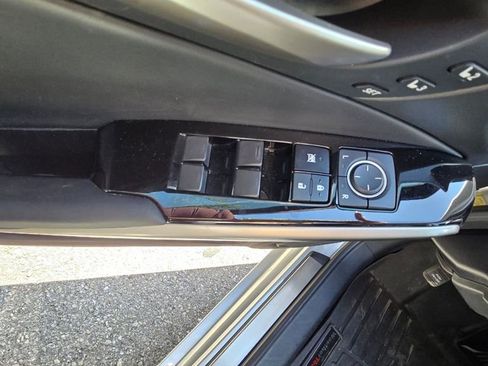 Used 2019 Lexus IS 300 image 10
