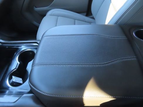Used 2025 GMC Yukon Elevation AWD/4WD image 39