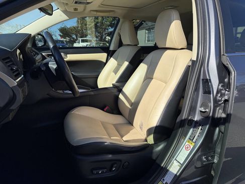 Used 2014 Lexus CT 200h image 9