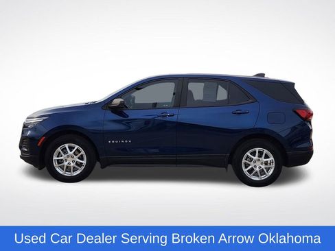Used 2022 Chevrolet Equinox LS w/ LS Convenience Package image 4
