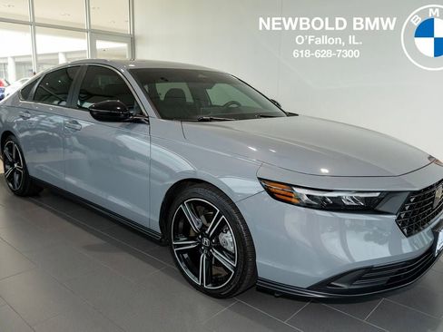 Used 2023 Honda Accord Sport image 1