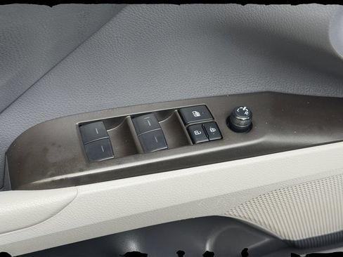 Used 2022 Toyota Camry LE FWD image 16