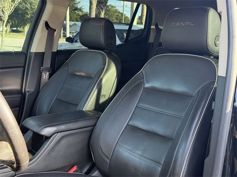 Used 2019 GMC Acadia Denali image 15