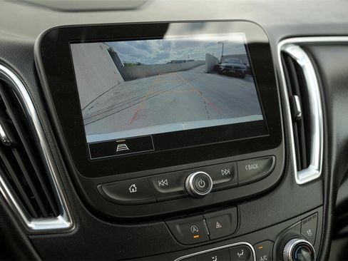 Used 2024 Chevrolet Malibu LT image 18