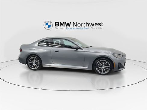 Used 2025 BMW 230i xDrive Coupe w/ Premium Package AWD/4WD image 5