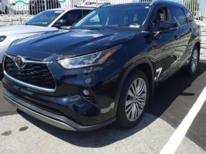 Used 2023 Toyota Highlander Platinum