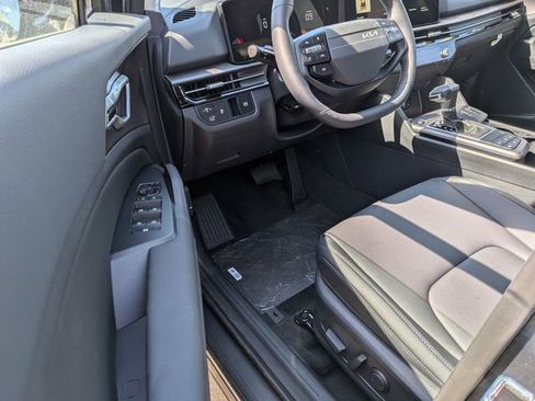 New 2026 Kia Sportage EX FWD image 12