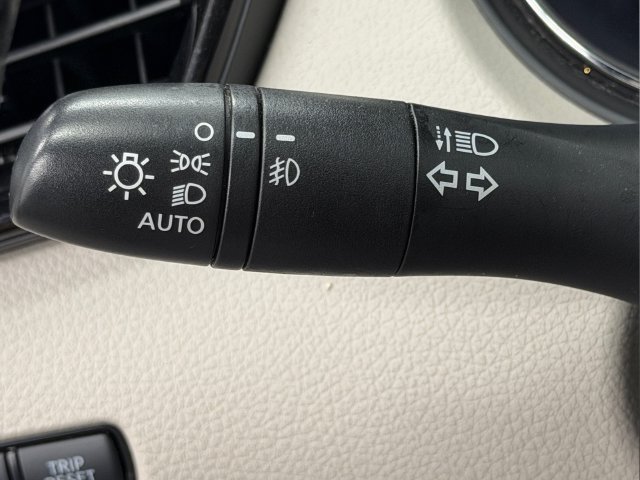 Used 2021 Nissan Rogue Sport SV FWD image 23