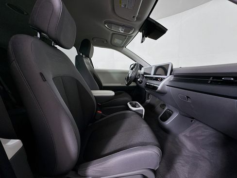 Used 2024 Hyundai Ioniq 5 SEL image 31