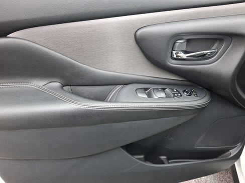 Used 2024 Nissan Murano SV w/ SV Midnight Edition Package image 12