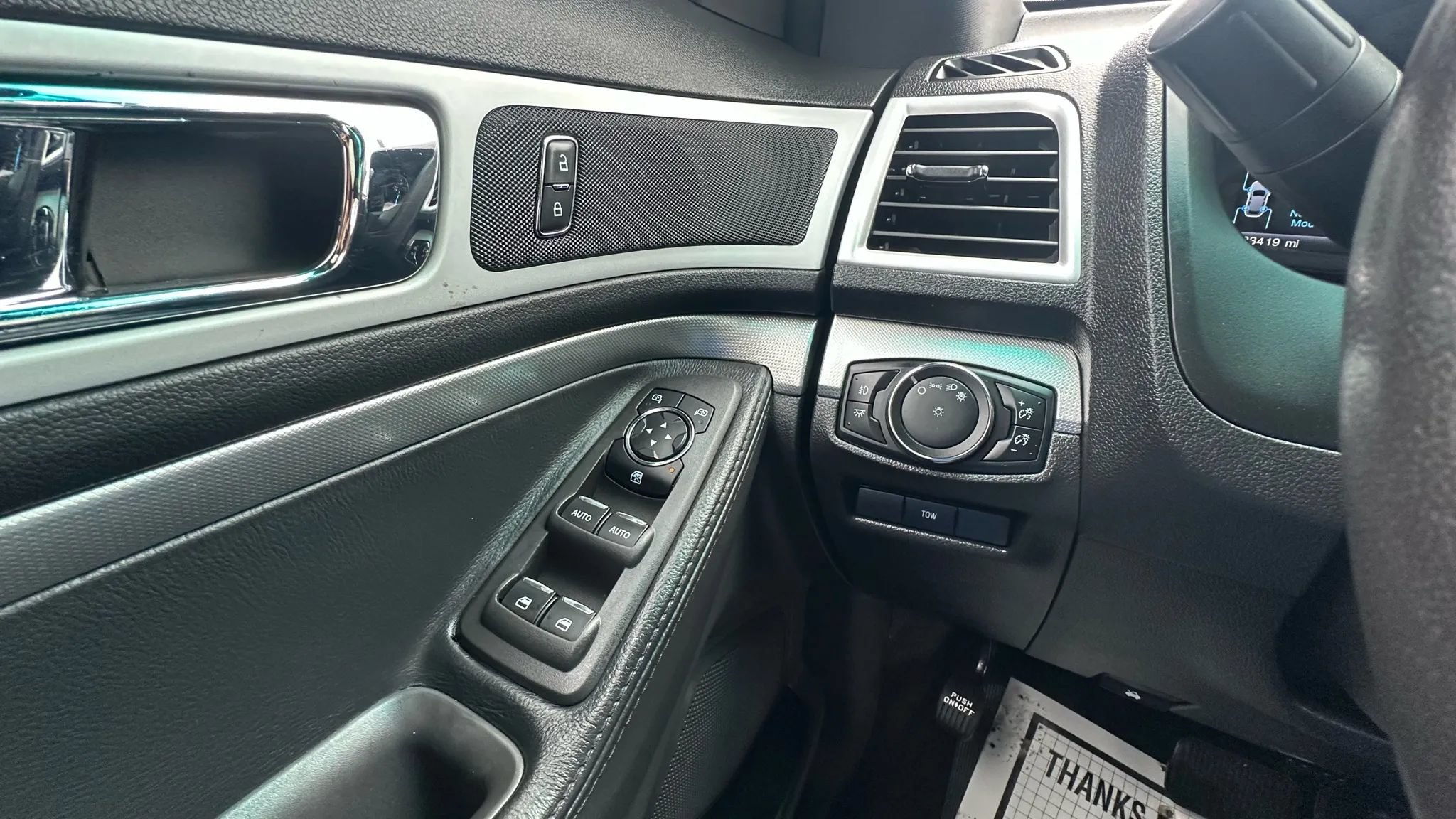 Used 2014 Ford Explorer XLT AWD/4WD image 14