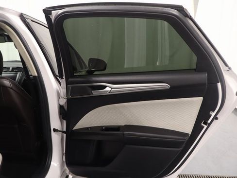 Used 2020 Ford Fusion SE w/ Equipment Group 151A image 15